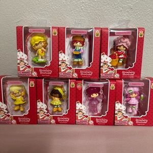 2023 TLS Toy Set Of 7 Strawberry Shortcake
Rare Figures